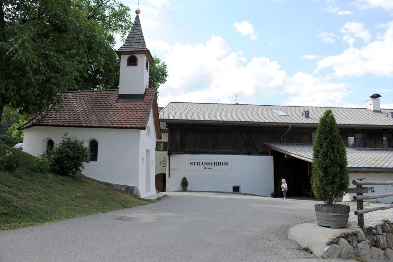 Strasserhof Tenuta-Weingut Vahrn Exterior photo